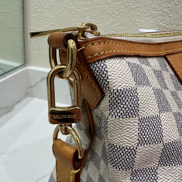 🔥Authentic Louis Vuitton Siracusa in Gm size🔥 - Picture 4 of 15